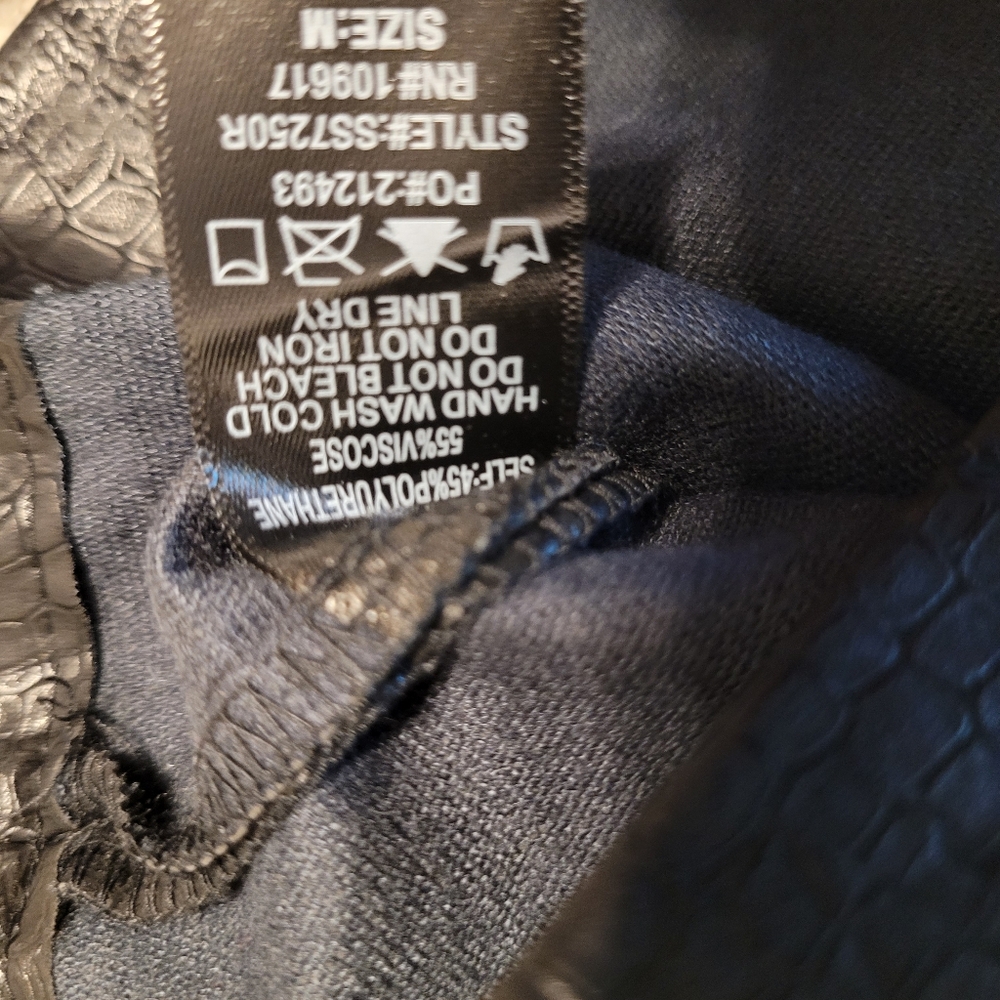 ShineStar Faux Leather Belted Black Mini Skirt  Sz M NWOT - Picture 6 of 6